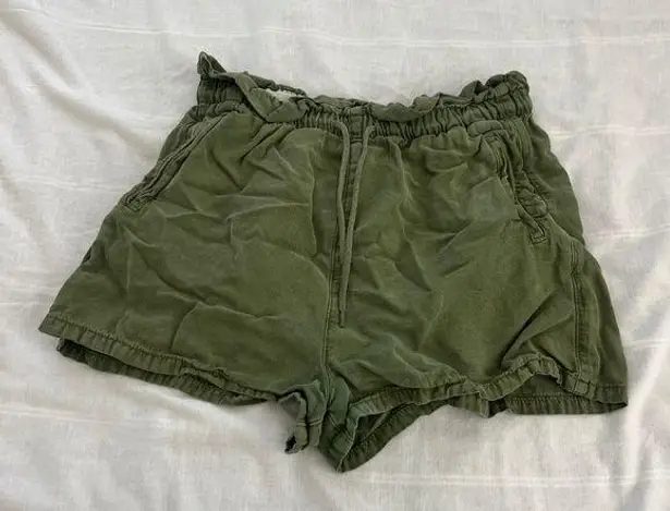 Urban Outfitters  paperbag shorts