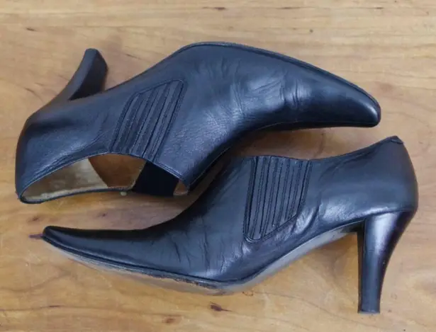 Brooks Brothers Italian Made Heeled Pointed Toe Black Leather Shooties 6