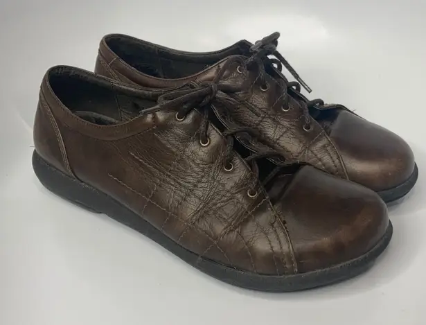 Dansko brown leather lace up shoes size 41