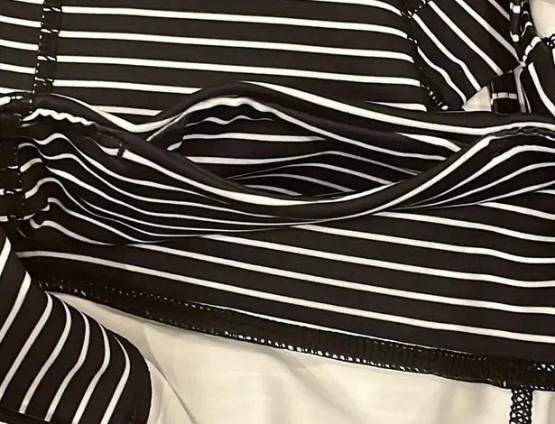 Senita Athletics Criss Cross Leggings - Size XS