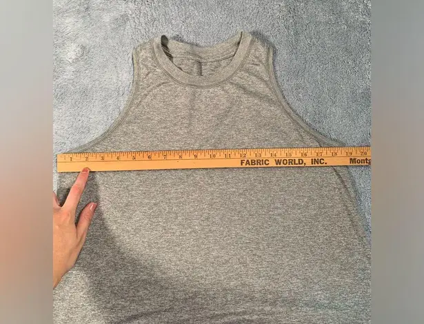 Vuori gray tank top medium