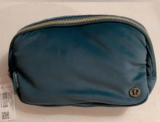 Lululemon NWT  Velour Everywhere Belt Bag Green Jasper Color Gold Hardware