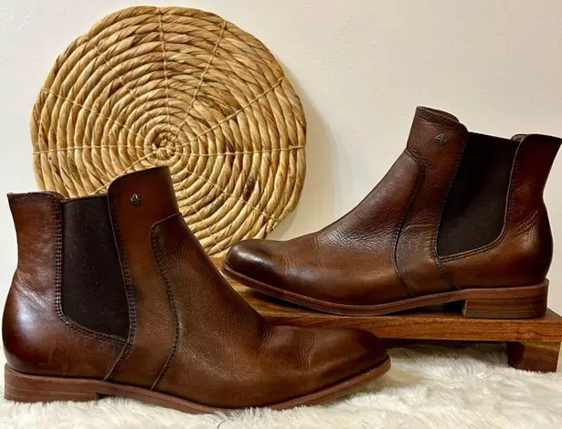 Isola Mora Ankle Bootie in Brown Size 6.5