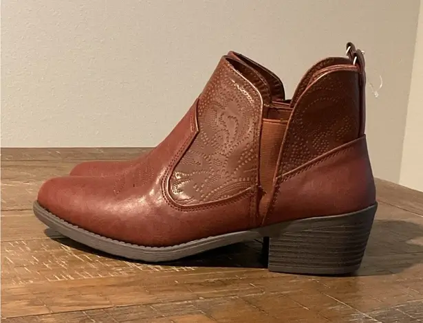 Easy Street New Western Brown Ankle Boot 8.5W Womens Booties Heeled Faux Leather