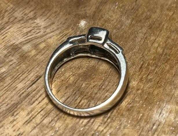 Sterling Silver Vintage Marcasite & White Topaz Dainty 925 Ring