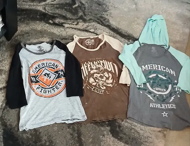 American Fighter Women's Graphic Raglan Top - Black and Gray