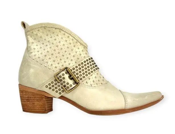 Spiral | Size 9 | VINTAGE Cream Studded Buckle Strap Leather Pointed Toe Booties Gold