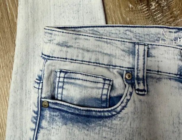 No Bo High Rise Cropped Denim Stretchy Jeans - Light Wash, Size 9 Juniors