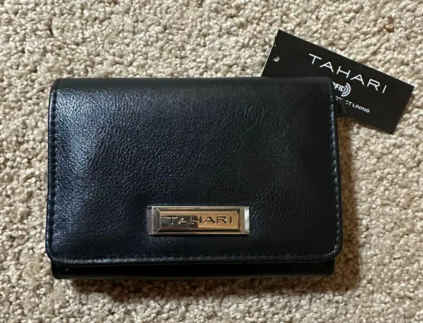 Tahari Wallet