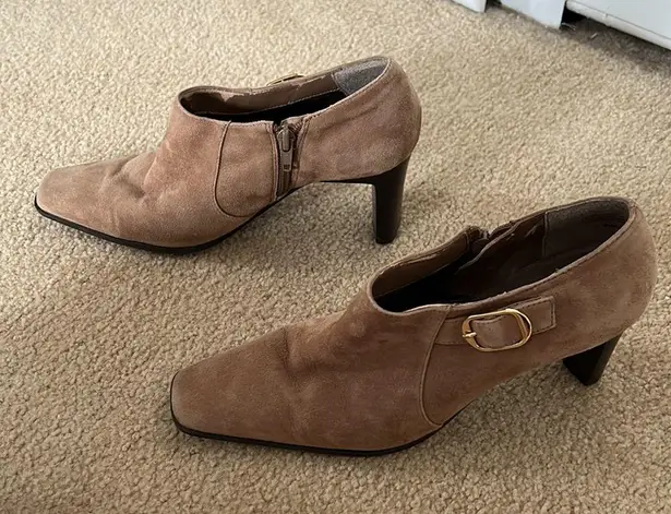 Bandolino Tan Suede Booties sz 8.5