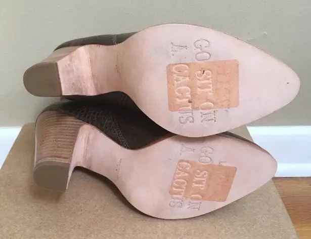 Matisse Footwear MATISSE Understated ‘Done and Dusted’ Oak Leather western Bootie