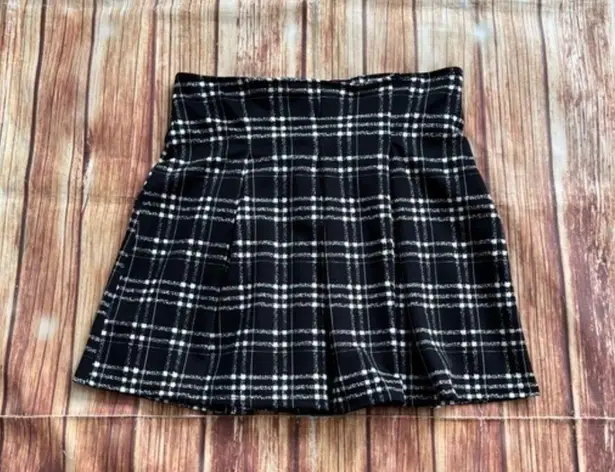 Lux LA Women’s Plaid Mini Skirt Black Size Medium