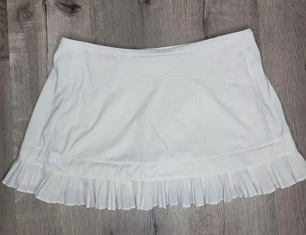 Lululemon  City Sky Run By Skirt White size 10 pockets ruffle tennis skirt