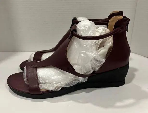 Journee Collection Womens Trayle Wedge Sandals. Size 11. Color: Wine