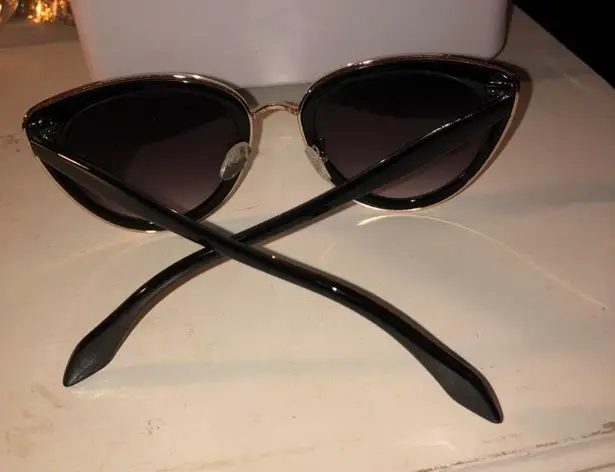 American Eagle Outfitters Black And Gold Sunglasses