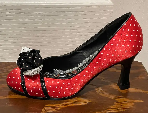 Bettie Page Closed Toe Polkadot Pump Heel Red White Black Bow Detail Size 6