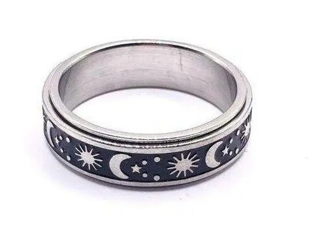 The Moon NWT Stainless steel black and star fidget spinner ring size 5