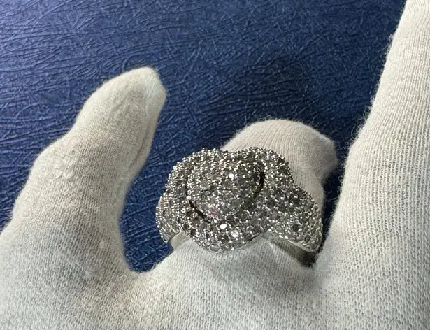 14KT Yellow Gold Pave Diamond Heart Ring Size 6 Silver