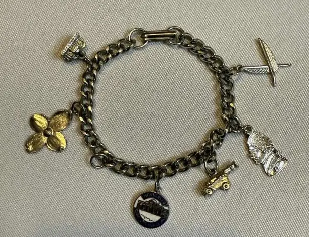 Jefferson Monticello Cannon Mixed Metal Charm Bracelet Gold Tone Vintage Links #