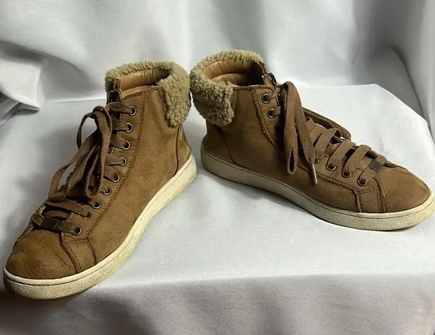 UGG  Hightops Brown/tan