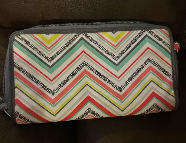 Thirty One chevron print zip around coupon clutch wallet with dividers HTF Blue