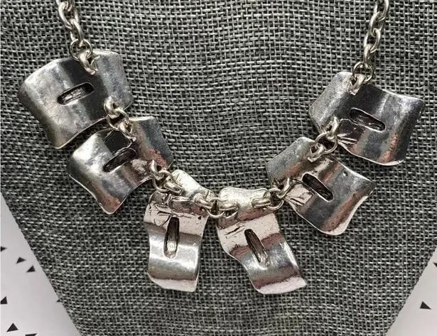 None Stylized Chunky Statement Piece Necklace