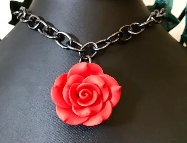Red Rose Gun Metal Gothic Necklace New