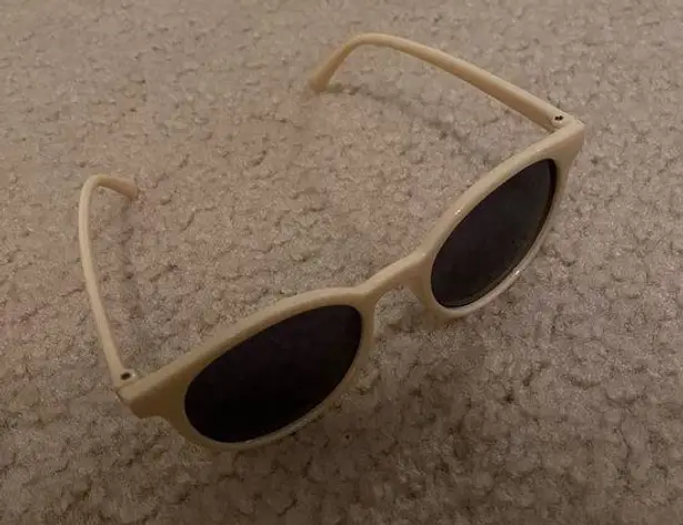 American Eagle Urban outfitters women sunglasses