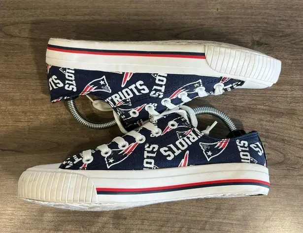 FOCO New England Patriots Low Top Repeat Women's Canvas Sneakers Size 7 #2528 White