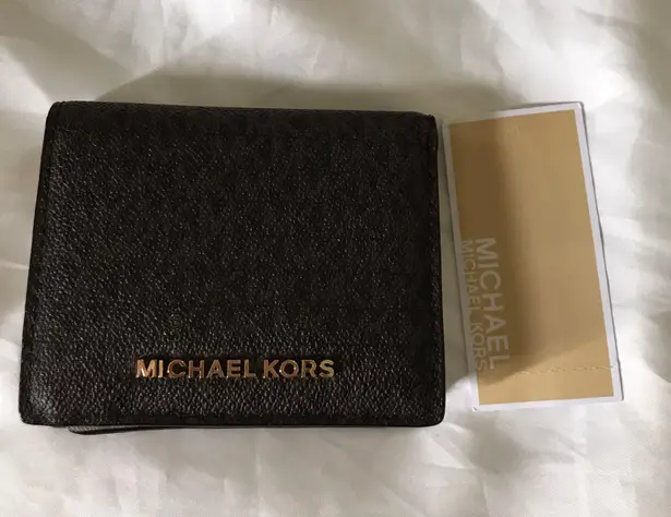 Michael Kors New  Billfold  Wallet