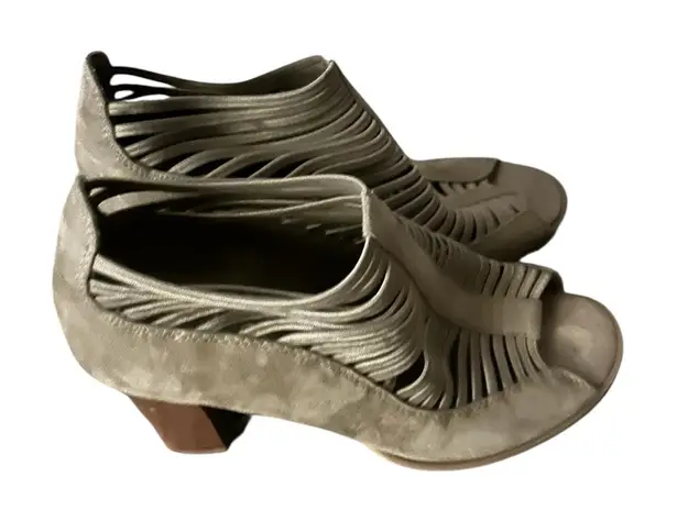 MIA  'Shellie' Gray Taupe Elastic Strap Caged Open Toe Bootie Block Heel size 8 - Image 1
