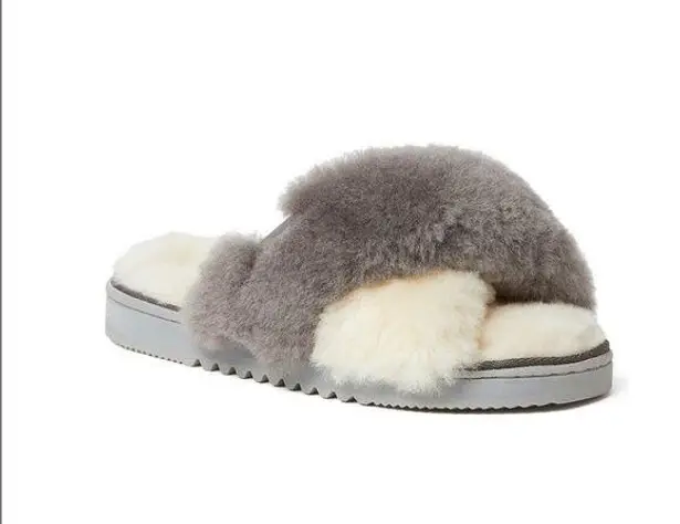 Dearfoams Fireside by New Castle Genuine Shearling Band Slide Slipper