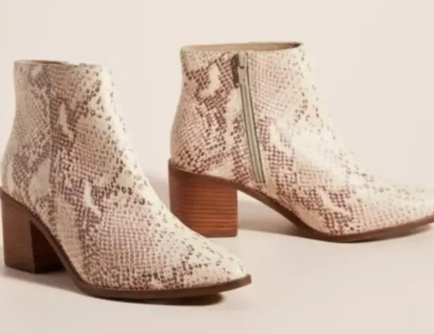 Seychelles  NEW Occasion Nueutral Snake Print Ankle Boot- Size 8