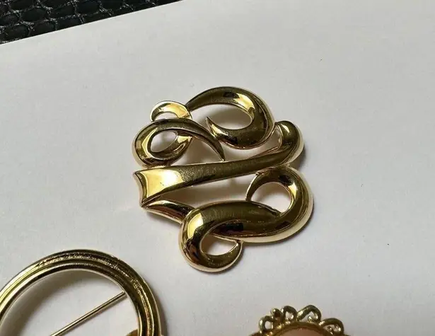 Monet Lot Of 3 Signed  Gold Tone Brooch Pins Resin Cameo, Swirl, Knotted Circle