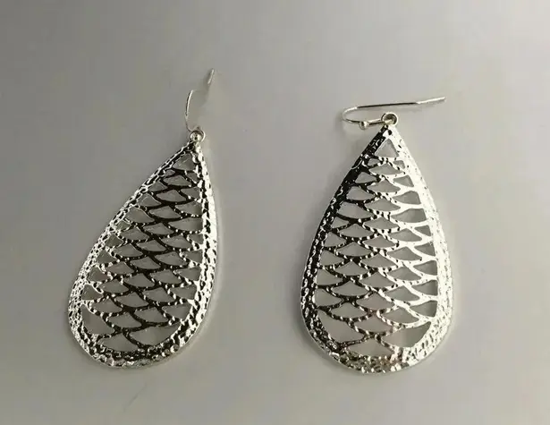 Teardrop Filigree Cutout Drop Dangle Earrings