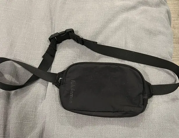 Lululemon Mini Belt Bag