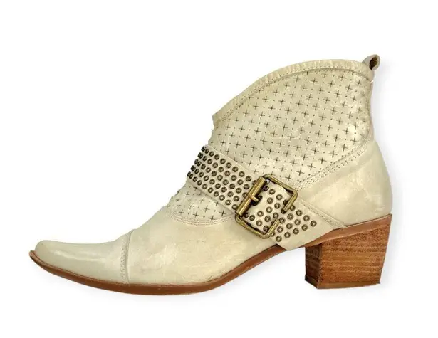 Spiral | Size 9 | VINTAGE Cream Studded Buckle Strap Leather Pointed Toe Booties Gold