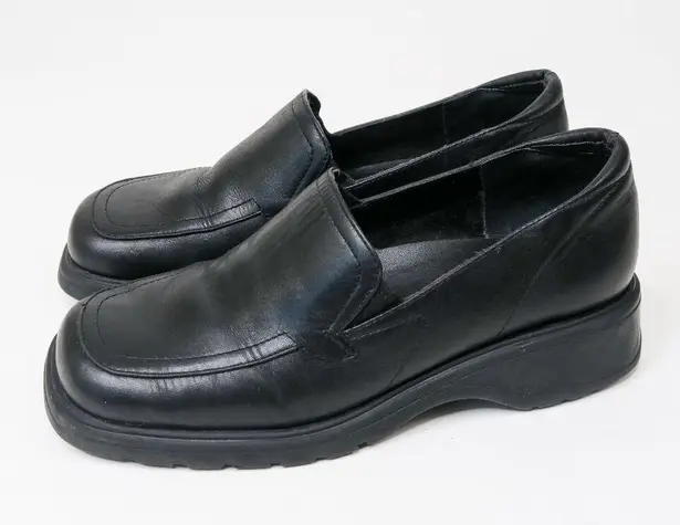 Predictions Vintage 90s Black Leather Loafers