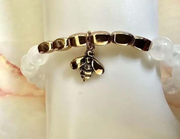 Avon white garden charm bee stretch bracelet