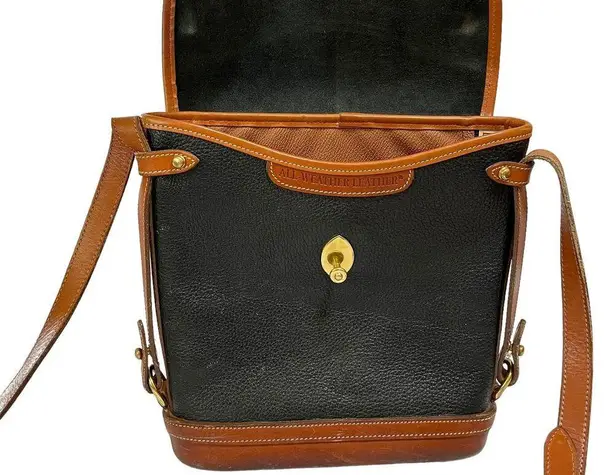 Dooney & Bourke Vintage  Cavalry Spectator Black British Tan AWL P76 Shoulder Bag