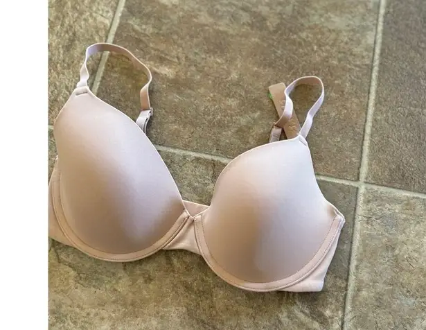 SKIMS Fits Everybody T-shirt Demi Bra Size 32D Clay