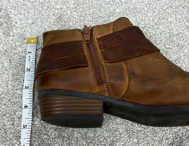 Clarks  Size 6.5 Brown Tan Leather Zip Up Heeled Ankle Booties