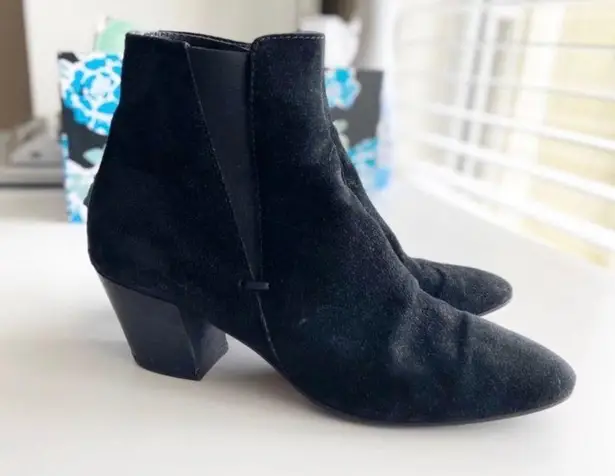 AQUATALIA Faylynn Waterproof Suede Black Booties
