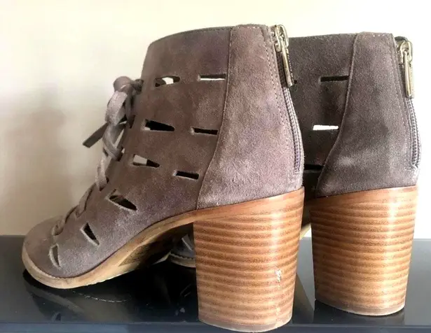 Vince Camuto Cutout Tie-Up block heel Sandal