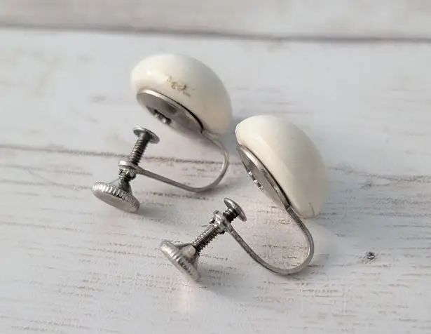Vintage Screw On Earrings Cream