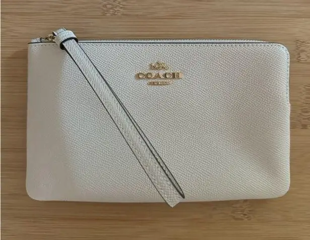 Coach New  Large Corner Zip Wristlet - White