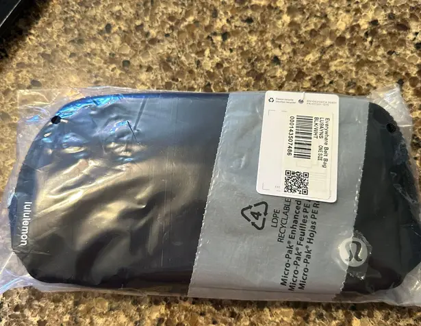 Lululemon Everywhere Belt Bag