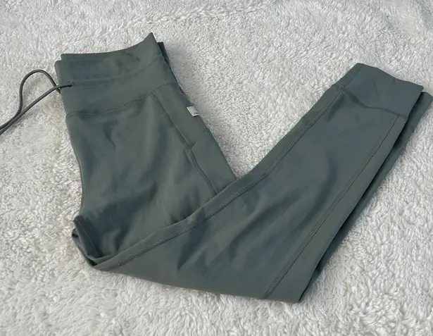 Vuori Womens Daily Form Legging in Marsh Size Small Preppy Workout Sports