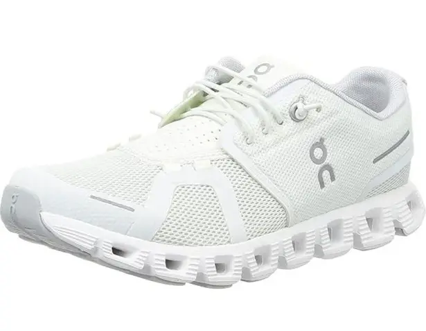 on cloud  Womens Cloud 5 White Athletic Running Shoes 9.5