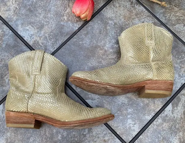 Miz Mooz Cabana Metallic Gold Snake Short Western Boots 7 Flashy